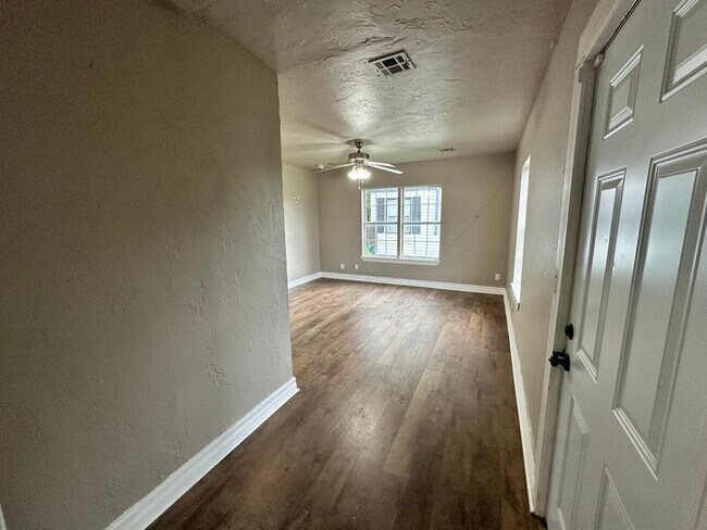 Foto del edificio - 2bed/2bath Home Available in OKC!