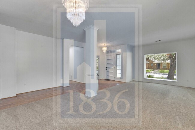 Foto del edificio - 1204 Thackeray Ln