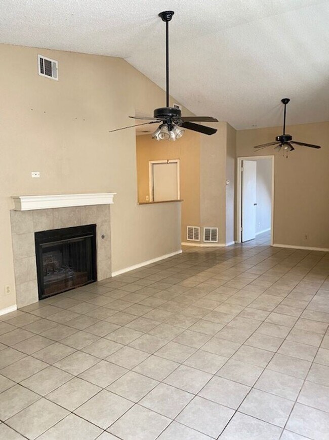 Foto del edificio - 3 br, 2 bath House - 3412 Ridge Smoke
