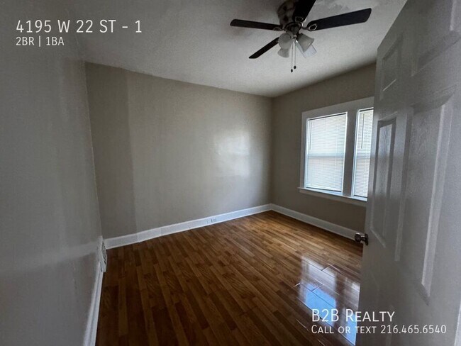 Foto del edificio - 4195 W 22nd St