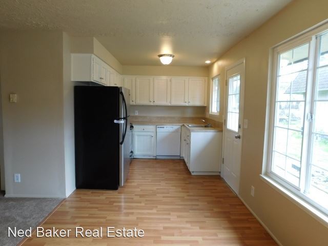 Building Photo - 2 br, 1.5 bath House - 3464 Chiefs Ct NE