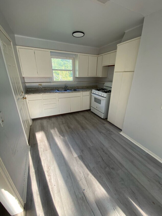 Building Photo - 3 Bed 1 Bath Home in Northgate Neighborhood