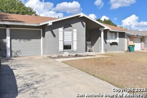 Building Photo - 204 Royal Dr