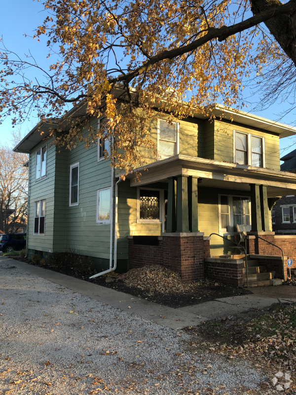 Building Photo - 419 N Gilbert St