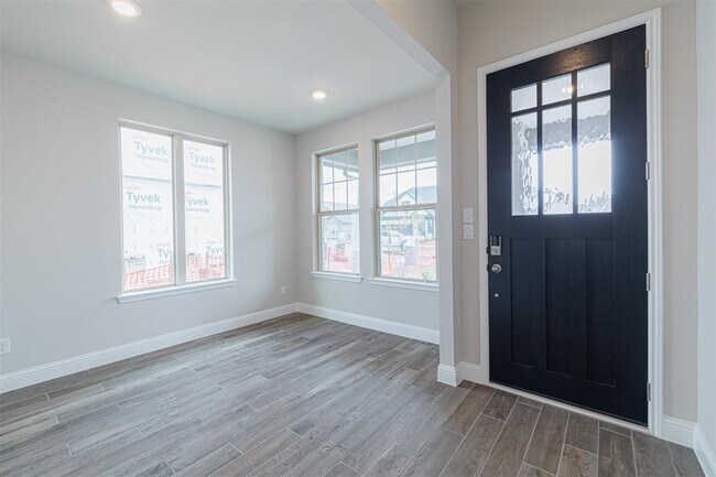 Building Photo - 12611 White Pelican Ct