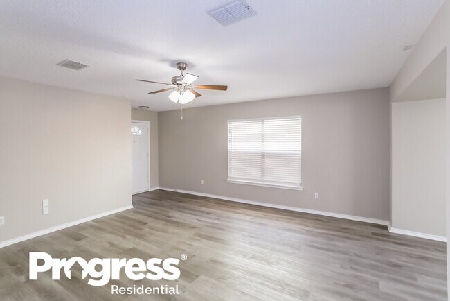 Building Photo - 10124 Chapel Ridge Dr