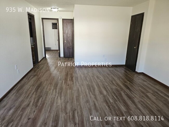 Building Photo - 2 bedroom/ 1 bath in Platteville, WI