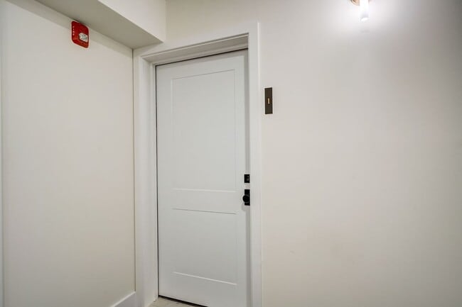 Photo - 620 S 8th St Apartment