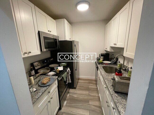 Building Photo - 776 Columbus Ave