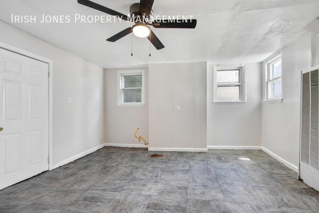 Building Photo - 935 Niagara St