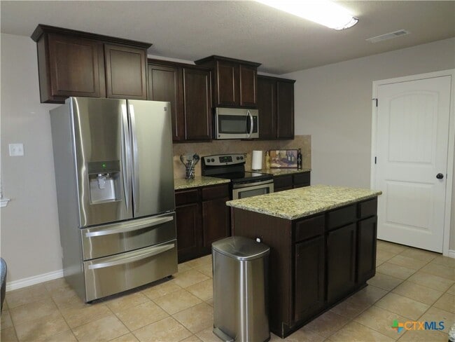 Building Photo - 9805 Kaitlyn Dr
