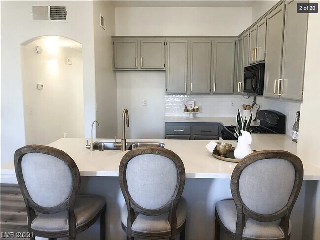 Building Photo - 75 N Valle Verde Dr