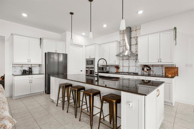 Foto del edificio - 385 Barnhill Lp