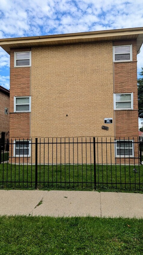 Primary Photo - 406 E 109th St