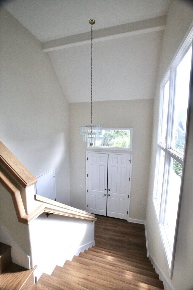Building Photo - 882 Del Mar Downs Rd