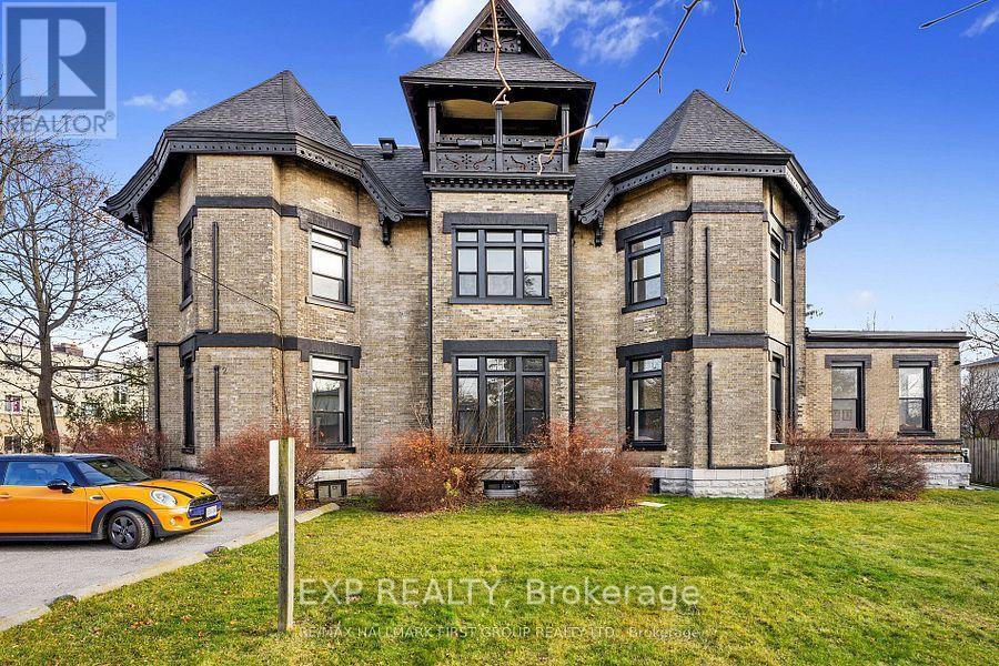 Primary Photo - 202 Green St