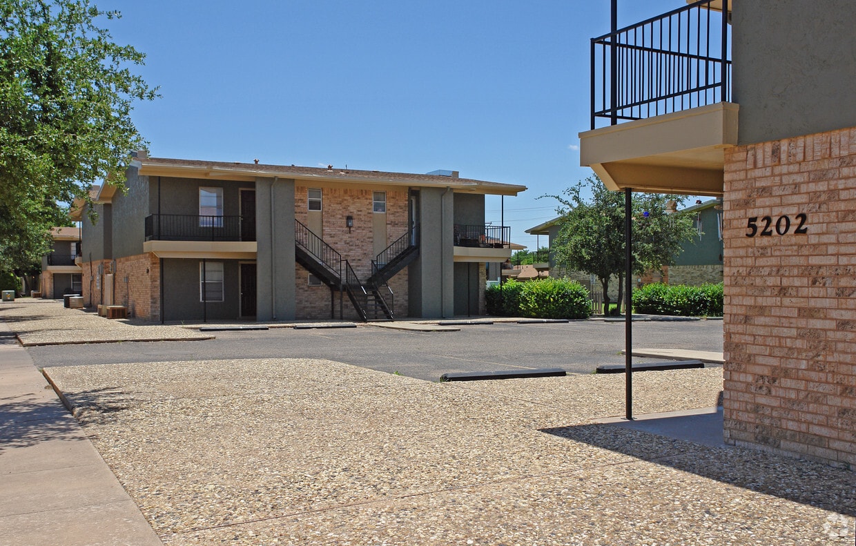 Arbor Oaks Apartments in Lubbock, TX