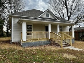 Building Photo - 504 Westside Dr