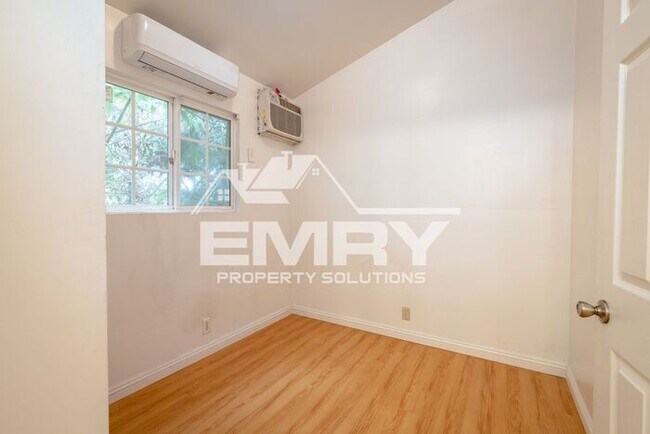 Foto del edificio - 1 bed 1 bath unit in 243 S Orange Blossom ...