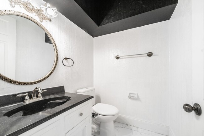 Building Photo - 15738 Fleetwood Oaks Dr