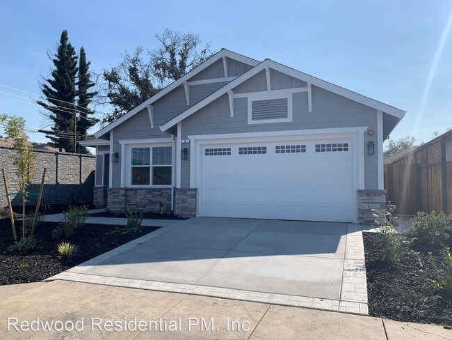 Building Photo - 4 br, 3 bath House - 6 Chelsea Drive