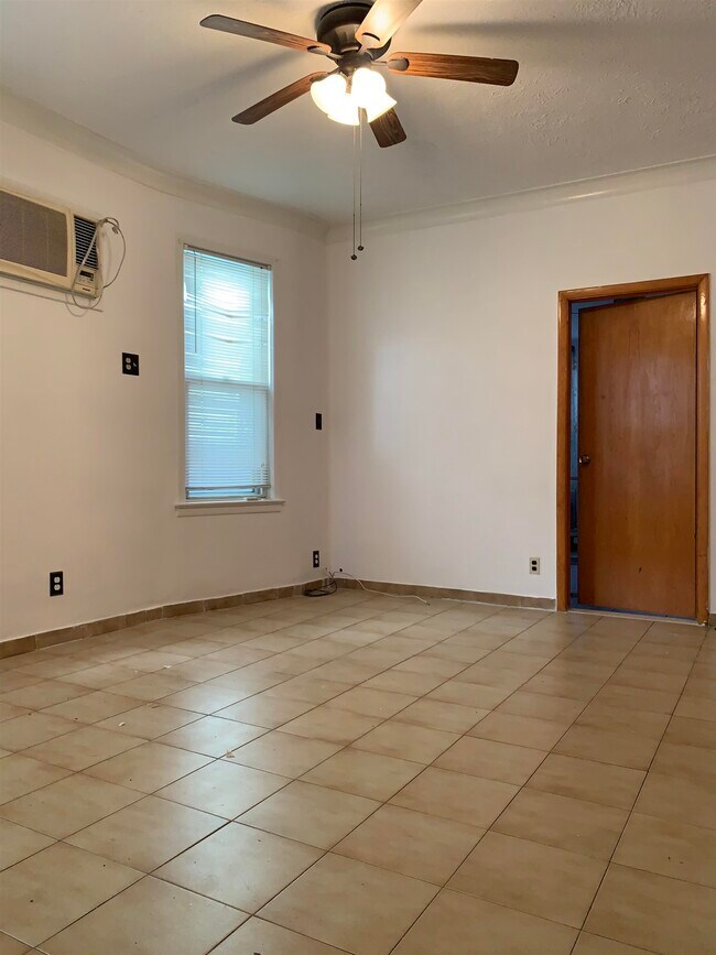 Foto del edificio - 128 W 31st St