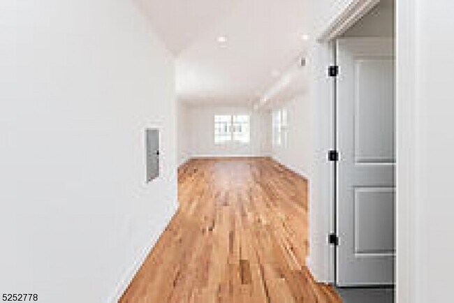 Foto del edificio - 125 Broughton Ave