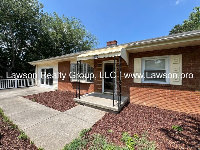 Building Photo - Spacious Ranch in North Lakes