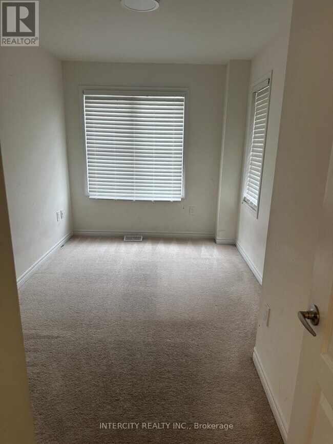 Photo du bâtiment - 30 Stedford Cres