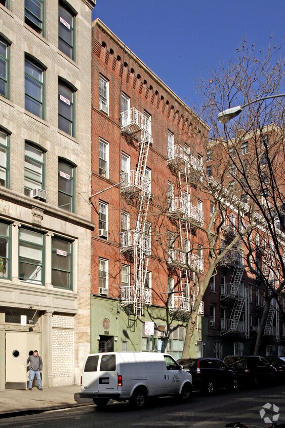 Building Photo - 220-222 Sullivan St