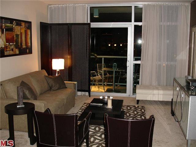 Building Photo - 13700 Marina Pointe Dr
