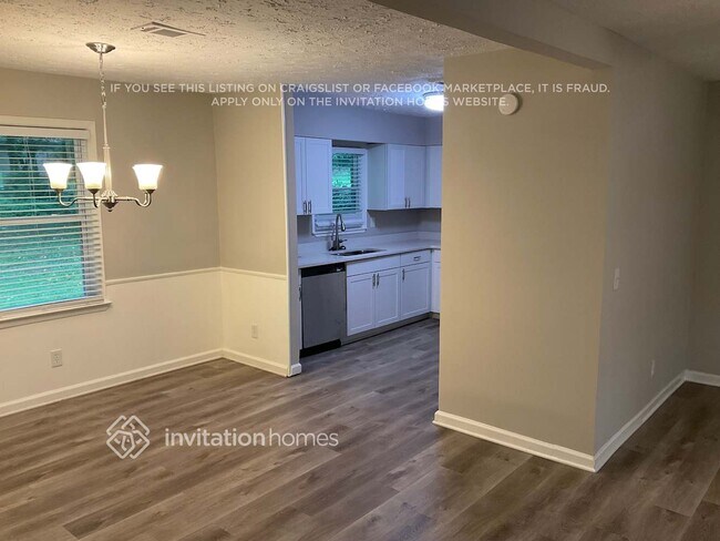 Foto del edificio - 590 Kenridge Cir