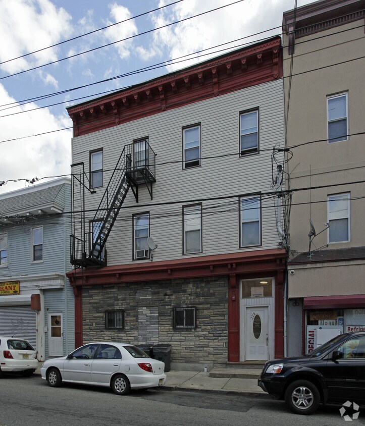 Foto del edificio - 228 Old Bergen Rd