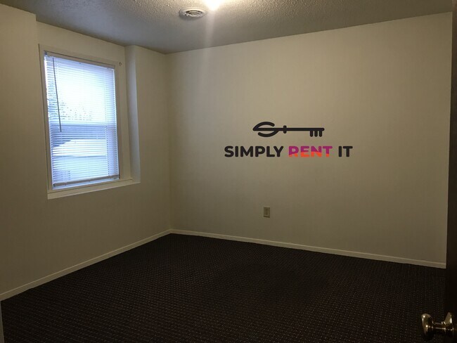 Foto del edificio - Affordable 2 Bedroom | Downtown Roland | Minutes from Ames