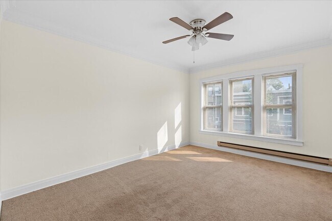 Foto del edificio - 2512 N Lincoln Ave