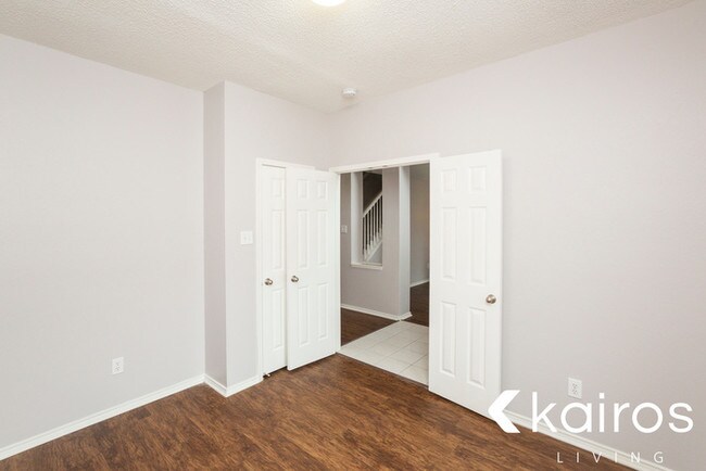 Foto del edificio - 620 Waterwood Lane