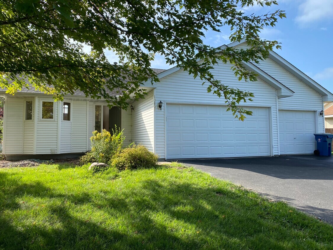 10607 56th St NE, Albertville, MN 55301 House Rental in Albertville