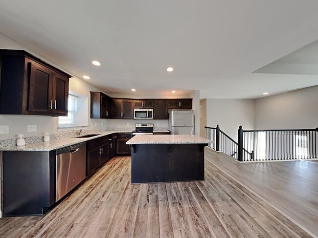 Foto del edificio - 214 Coleen Dr