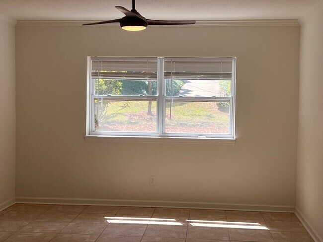Foto del edificio - 405 N Gadsden St