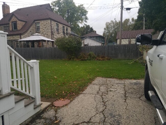 Foto del edificio - 522 W Maple Ave