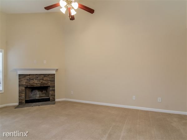 Foto del edificio - 103 Cypress Ct