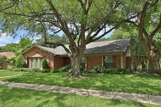 Building Photo - 3622 Sun Valley Dr