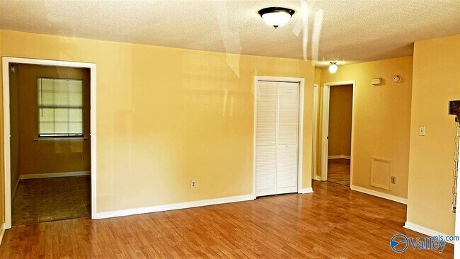 Foto del edificio - 11828 E Gateway Dr SE