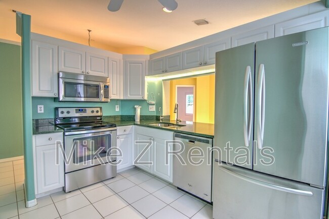 Foto del edificio - 15035 Sterling Oaks Dr