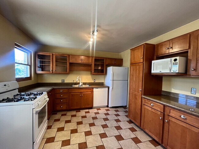 Foto del edificio - Quaint 3 Bedroom 2 Bathroom Home In The NE!