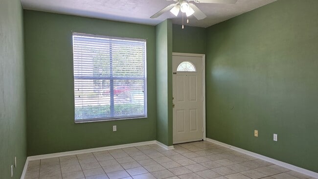 Building Photo - FOR RENT 2 bed 2.5 bath Condominium