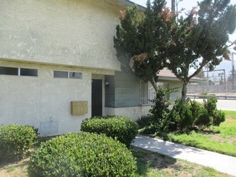 Primary Photo - 3210 Del Rosa Ave