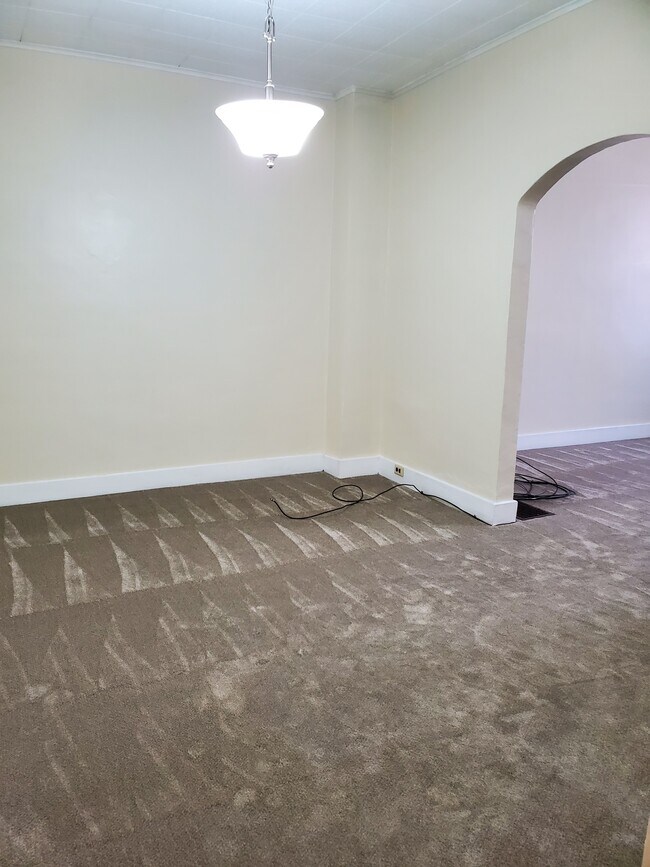 17x13 dining room - 433 Maplewood Ave