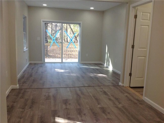 Building Photo - 212 Oakmoor Ave