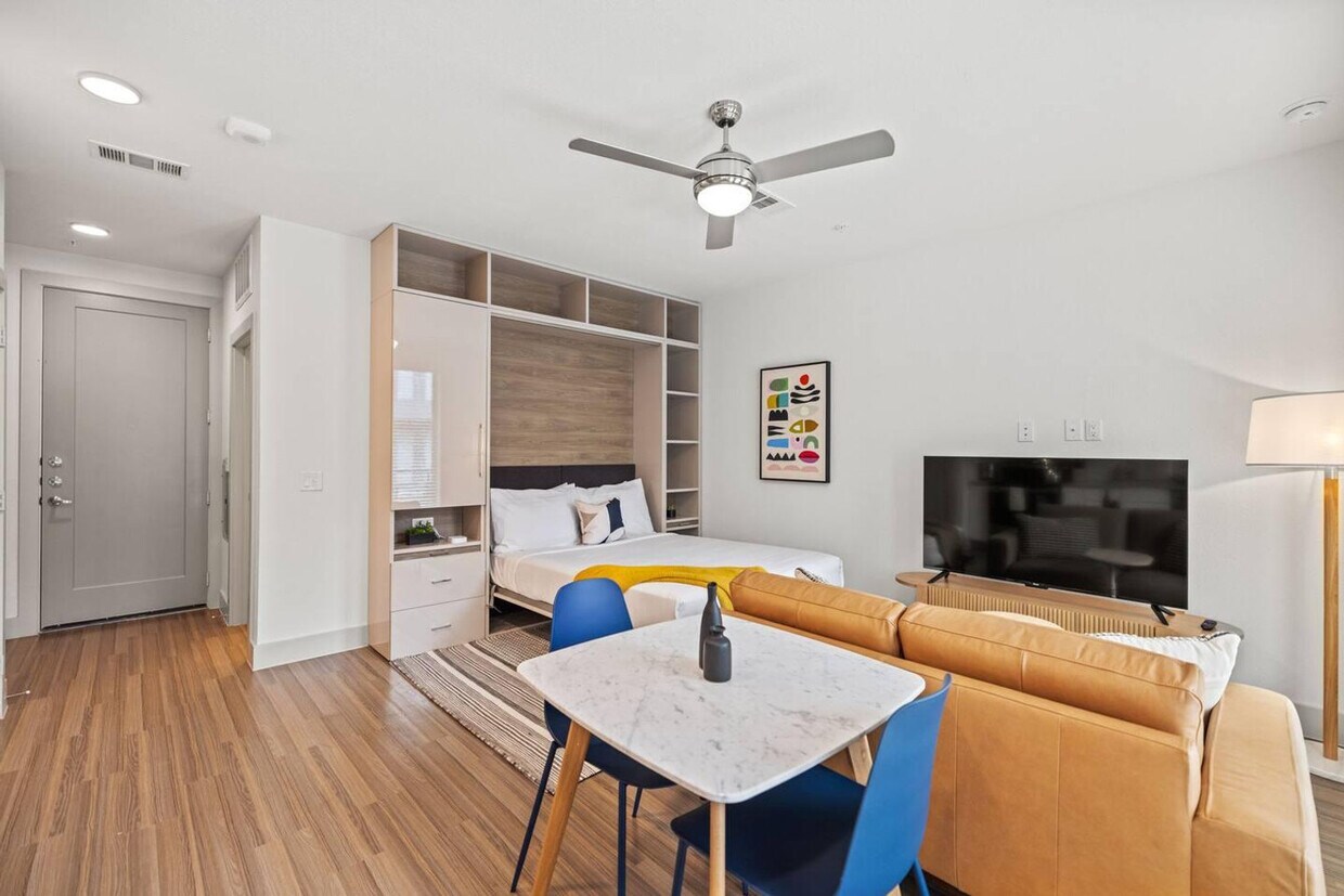 Foto principal - 721 1/2 E 4th St